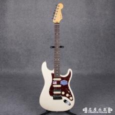 Fender 011-9110-723 AMERICAN DELUXE STRATOCASTER HSS